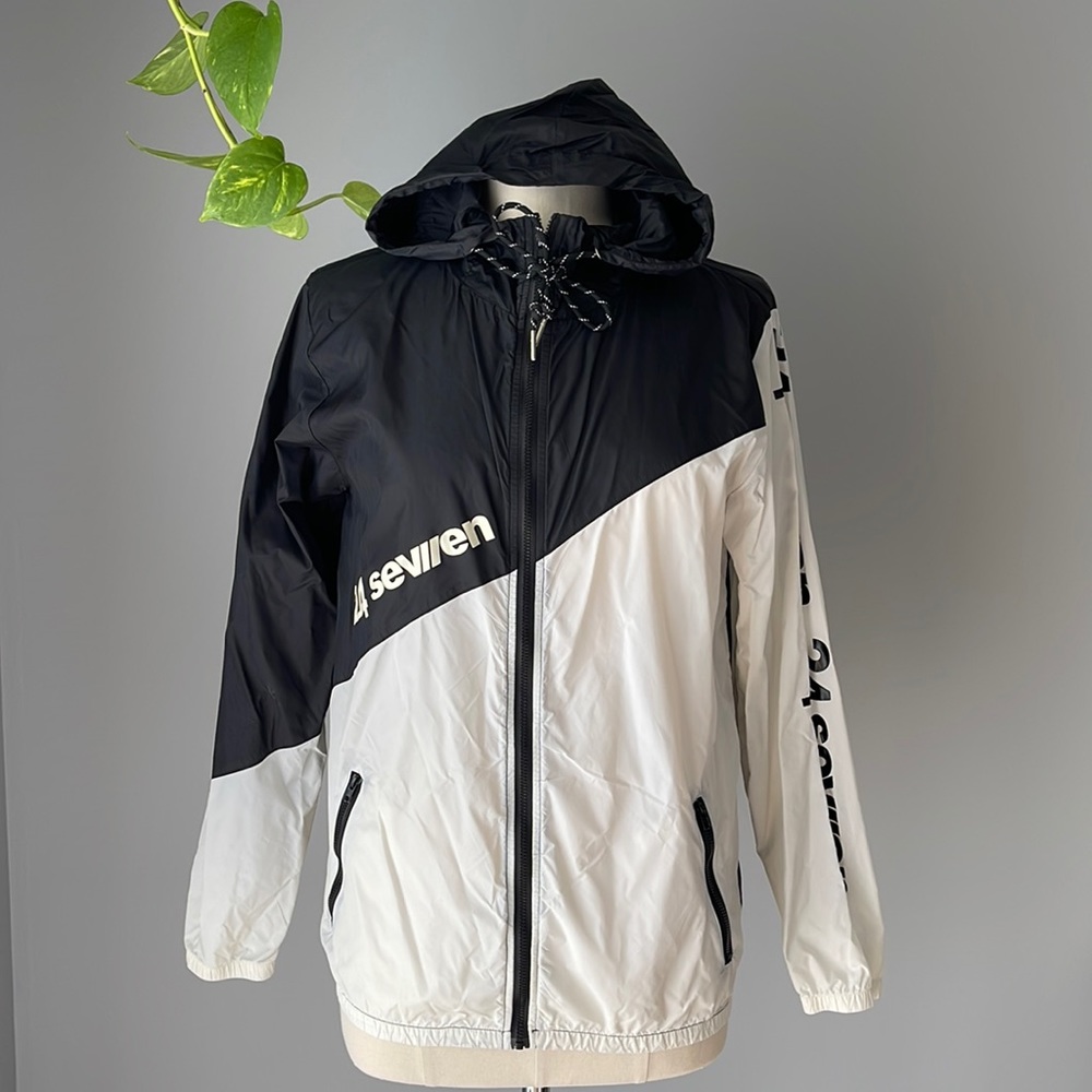 24 seven windbreaker jackets size S